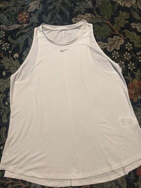 Nike Women’s White Athletic Tank